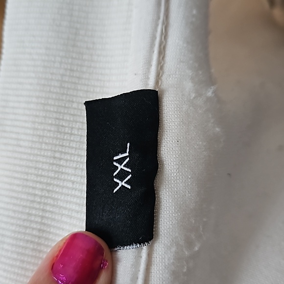 Zyia Active White Flying V Fleece Jacket - Picture 9 of 9